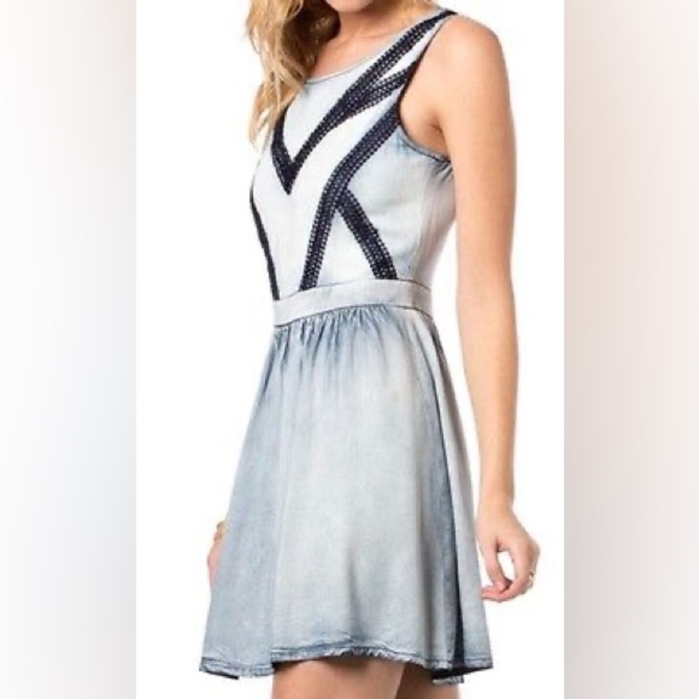 Women’s Miss Me Blue Fit and flare Chambray dress size M (Juniors)